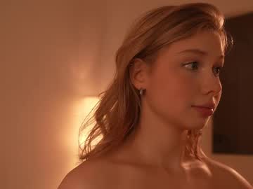 Cam for april_blush