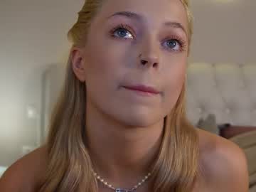 Cam for kellypeachcake