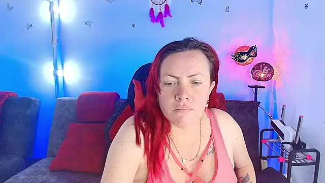 Stripchat Sex Cam for carolinhe_