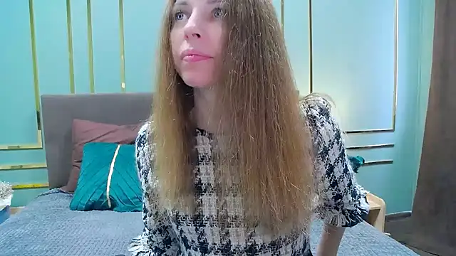 Stripchat Sex Cam for KrissBird