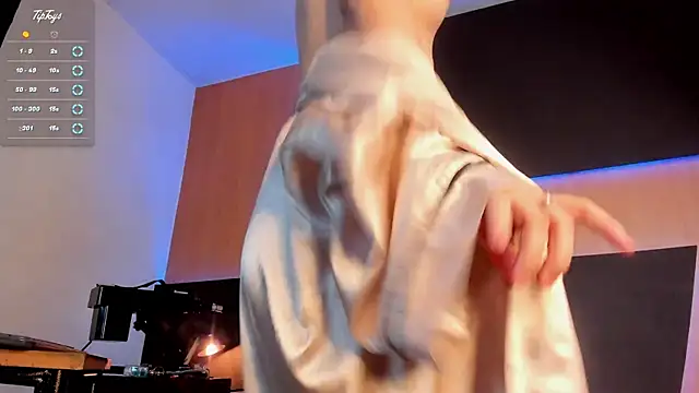 Stripchat Sex Cam for roxy_santos_