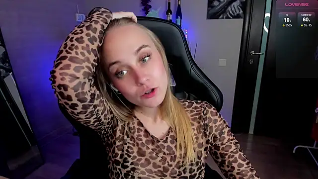 Stripchat Sex Cam for LianaBright