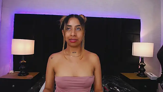 Stripchat Sex Cam for laila_stilwiills