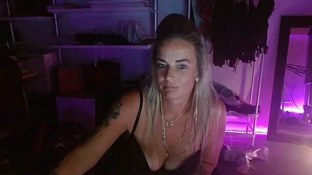 Stripchat Sex Cam for MystiqueMaven