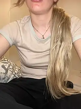 Stripchat Sex Cam for Holly-Glamour