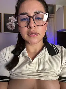 Stripchat Sex Cam for PleasecallmeCaro