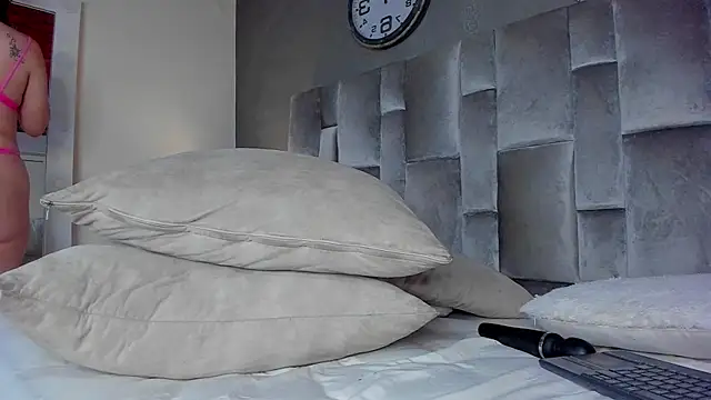 Stripchat Sex Cam for NYXARABLAZE__