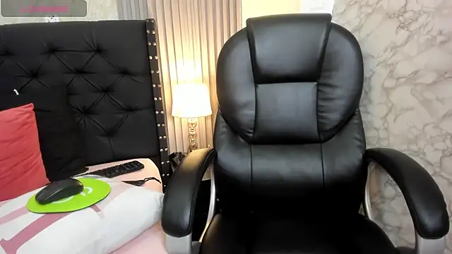 Stripchat Sex Cam for andrea__hills