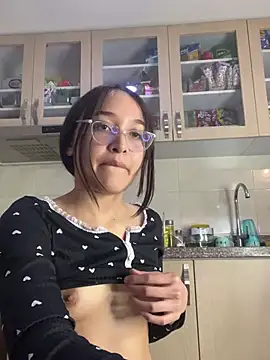 Stripchat Sex Cam for SaharanSciurus