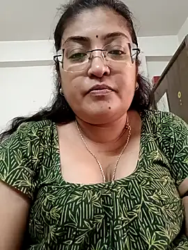 Stripchat Sex Cam for LAVERNIYA_