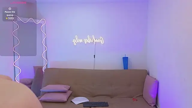 Stripchat Sex Cam for Naomy_tay1