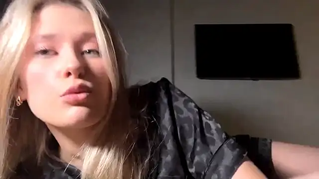 Stripchat Sex Cam for Ruby_Blonde_Photik