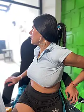 Stripchat Sex Cam for Elahia_Hot