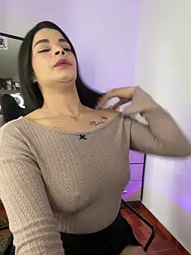 Stripchat Sex Cam for Leah_Honey26