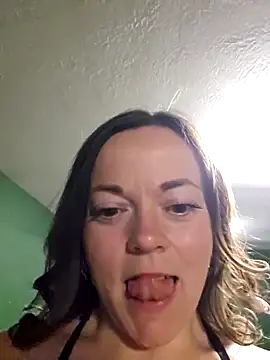 Stripchat Sex Cam for Glitt3rqueen341