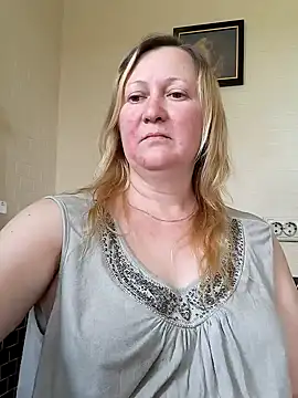Stripchat Sex Cam for blondyaguar