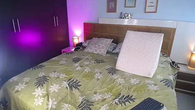 Stripchat Sex Cam for ShanonLe