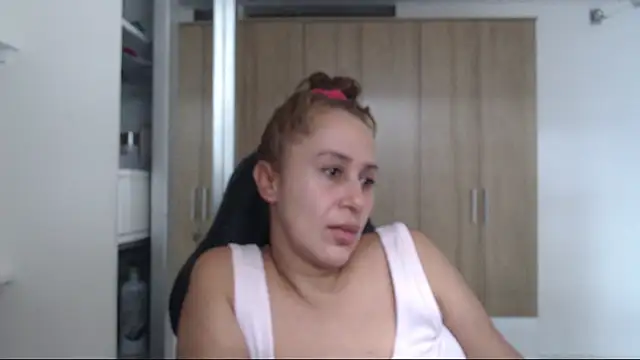 Stripchat Sex Cam for RoxanaLove9