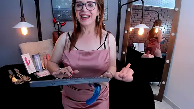 Stripchat Sex Cam for Samantha_mature56