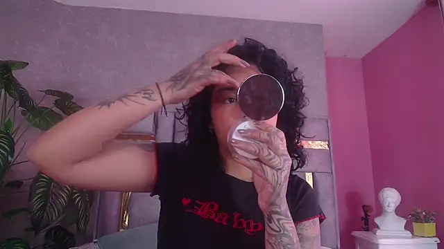 Stripchat Sex Cam for JuliaRose_ks
